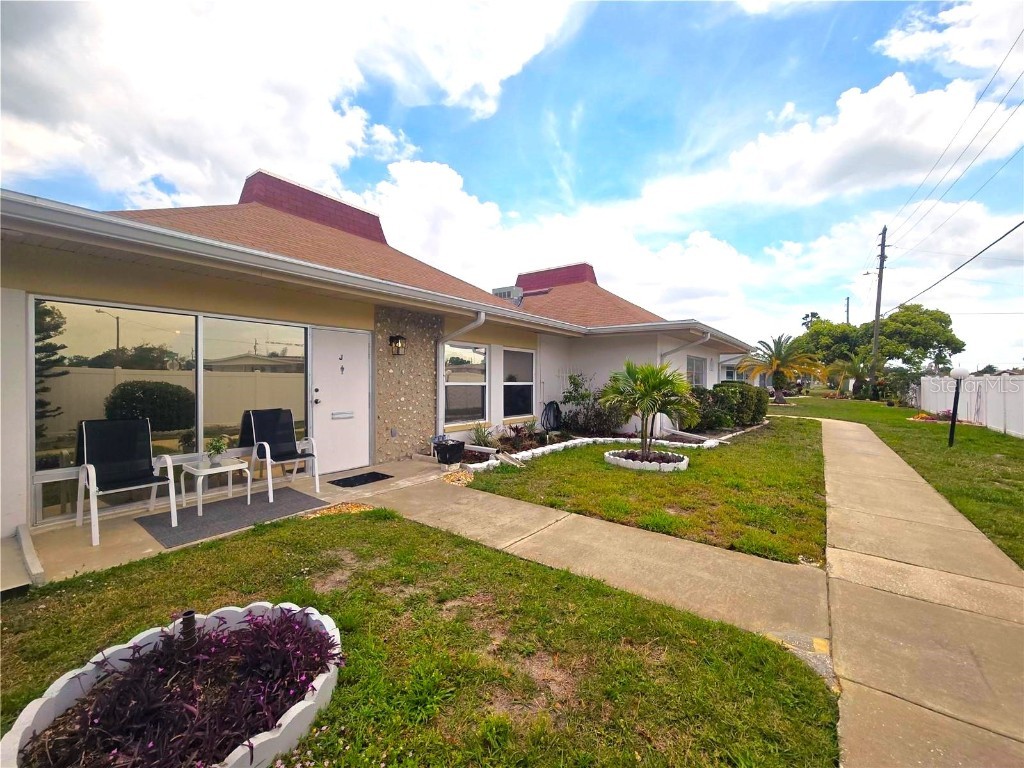 4345 Tahitian Gardens Circle #J Holiday FL 34691 U8237036 image1