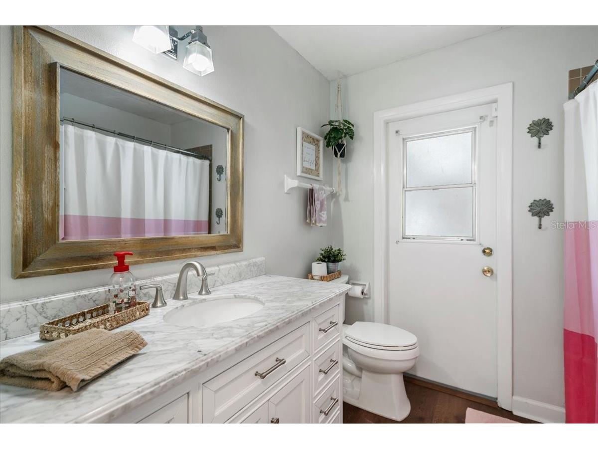 4346 Meadowland Circle Sarasota FL 34233 A4700705 image28