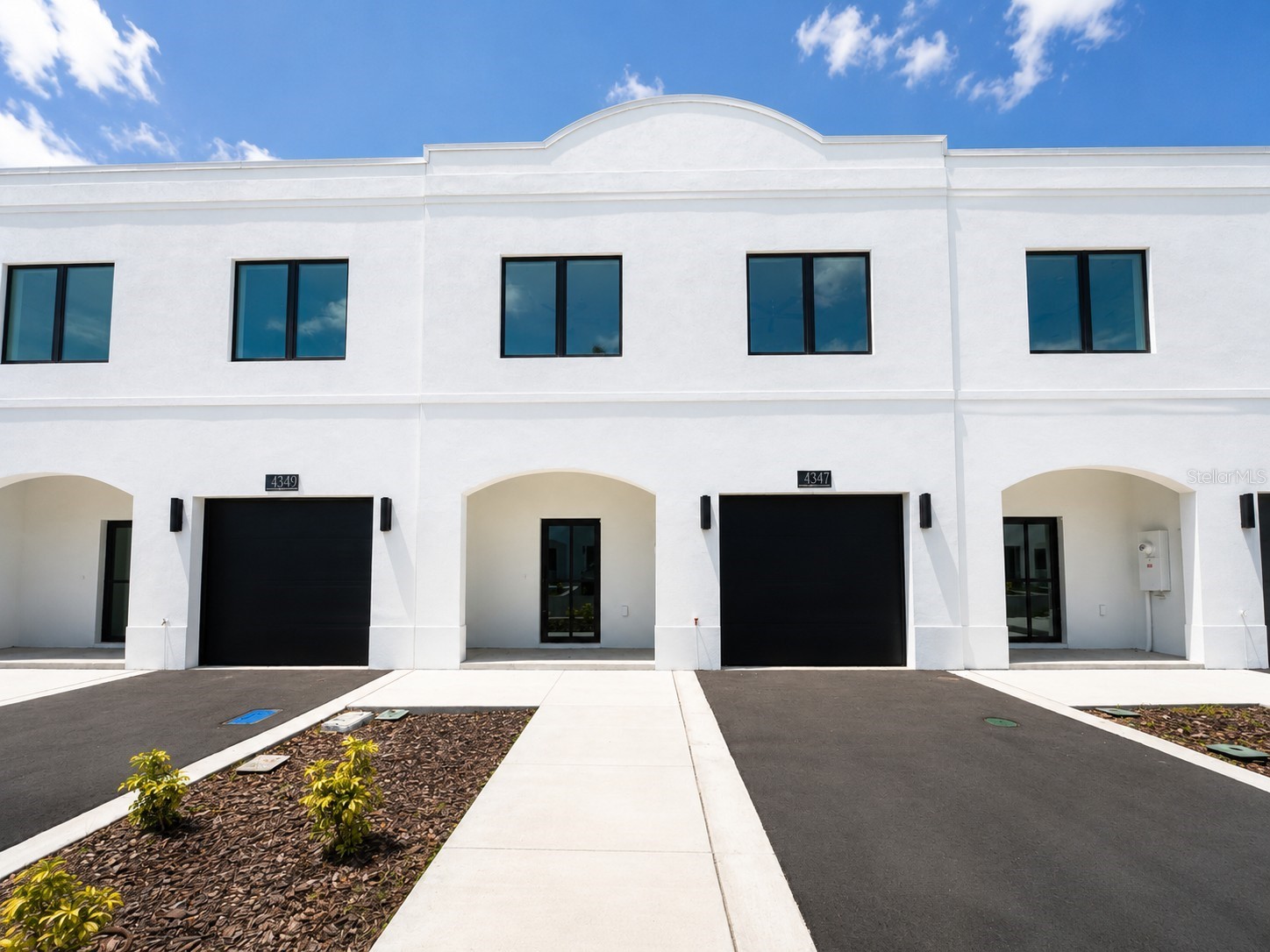 4347 Cambio Gardens Court Tampa FL 33610 TB8516847 image1