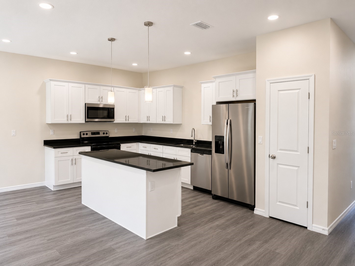 4347 Cambio Gardens Court Tampa FL 33610 TB8516847 image12