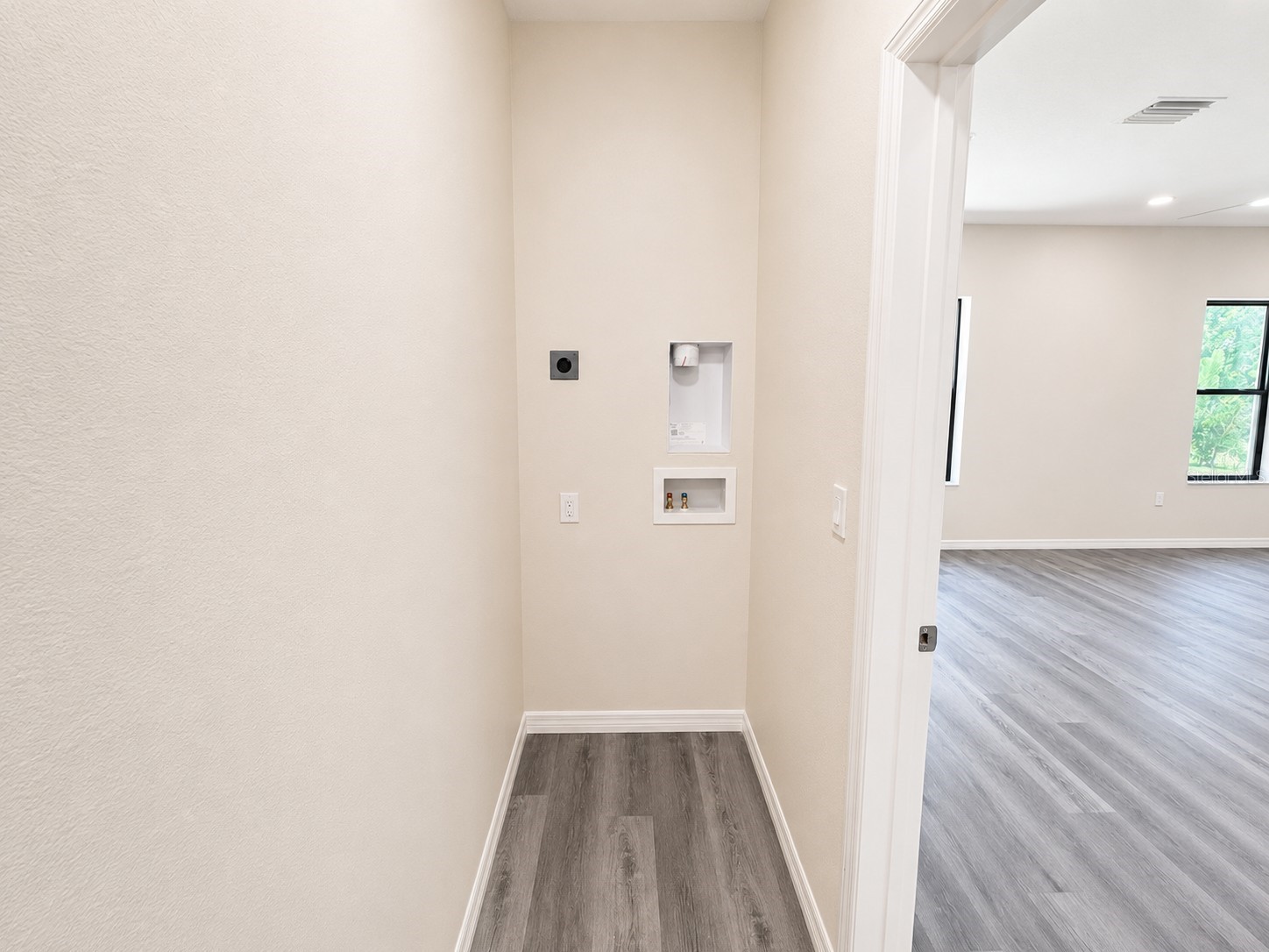 4347 Cambio Gardens Court Tampa FL 33610 TB8516847 image16