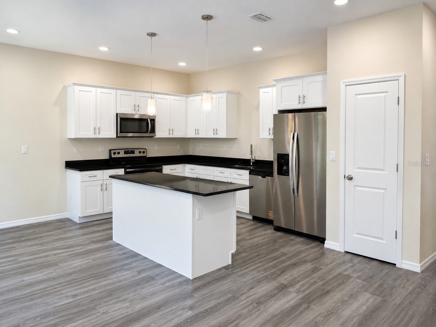 4347 Cambio Gardens Court Tampa FL 33610 TB8516847 image7