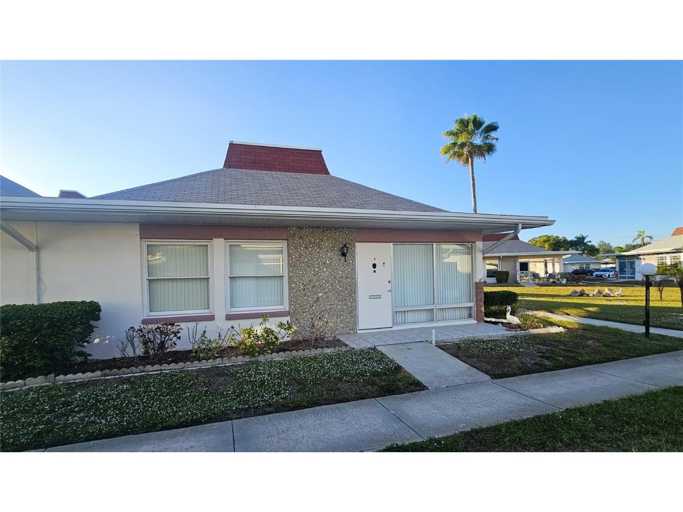 4347 Tahitian Gardens Circle #E Holiday FL 34691 U8221620 image1