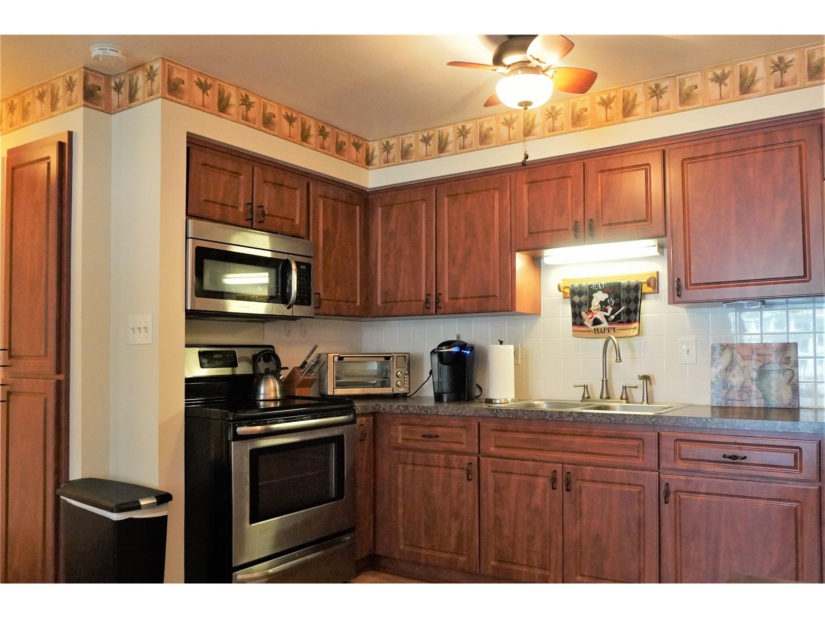 4348 Tahitian Gardens Circle #B Holiday FL 34691 TB8488808 image9