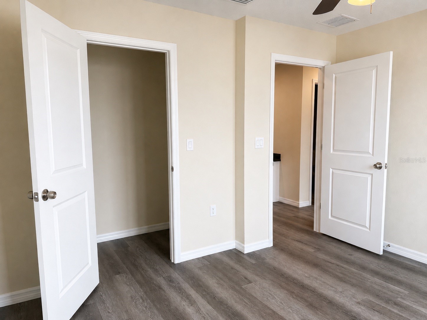 4349 Cambio Gardens Ct Tampa FL 33610 TB8517567 image23