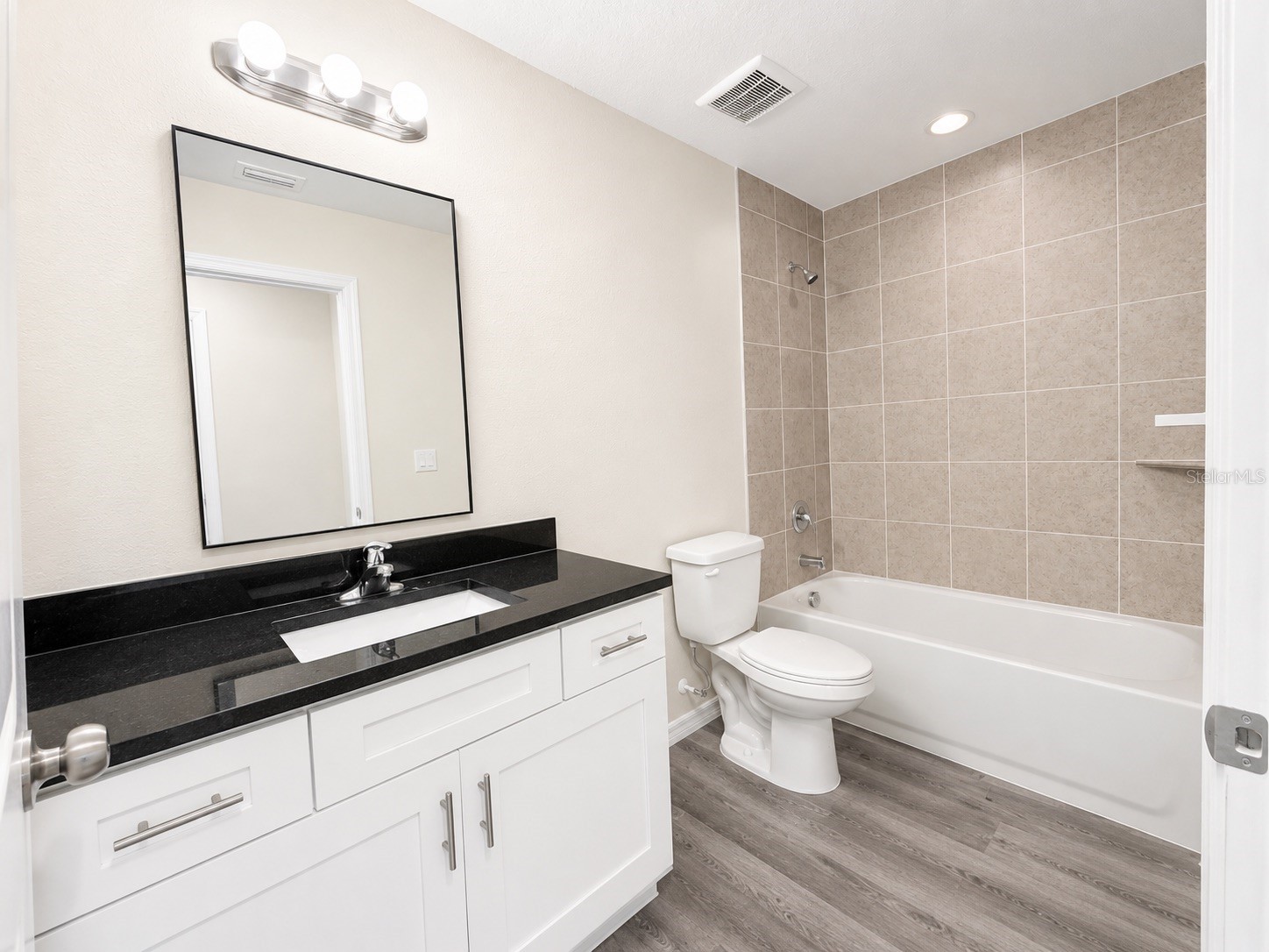 4349 Cambio Gardens Ct Tampa FL 33610 TB8517567 image25