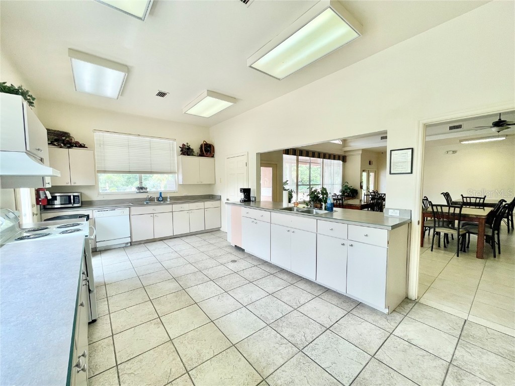 4349 NW 36th Street Gainesville FL 32605 GC535635 image53