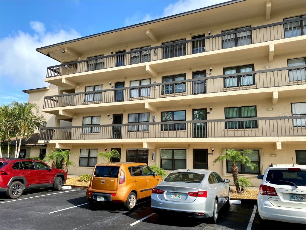 435 30th Avenue W #D207 Bradenton FL 34205 A4604578 image1