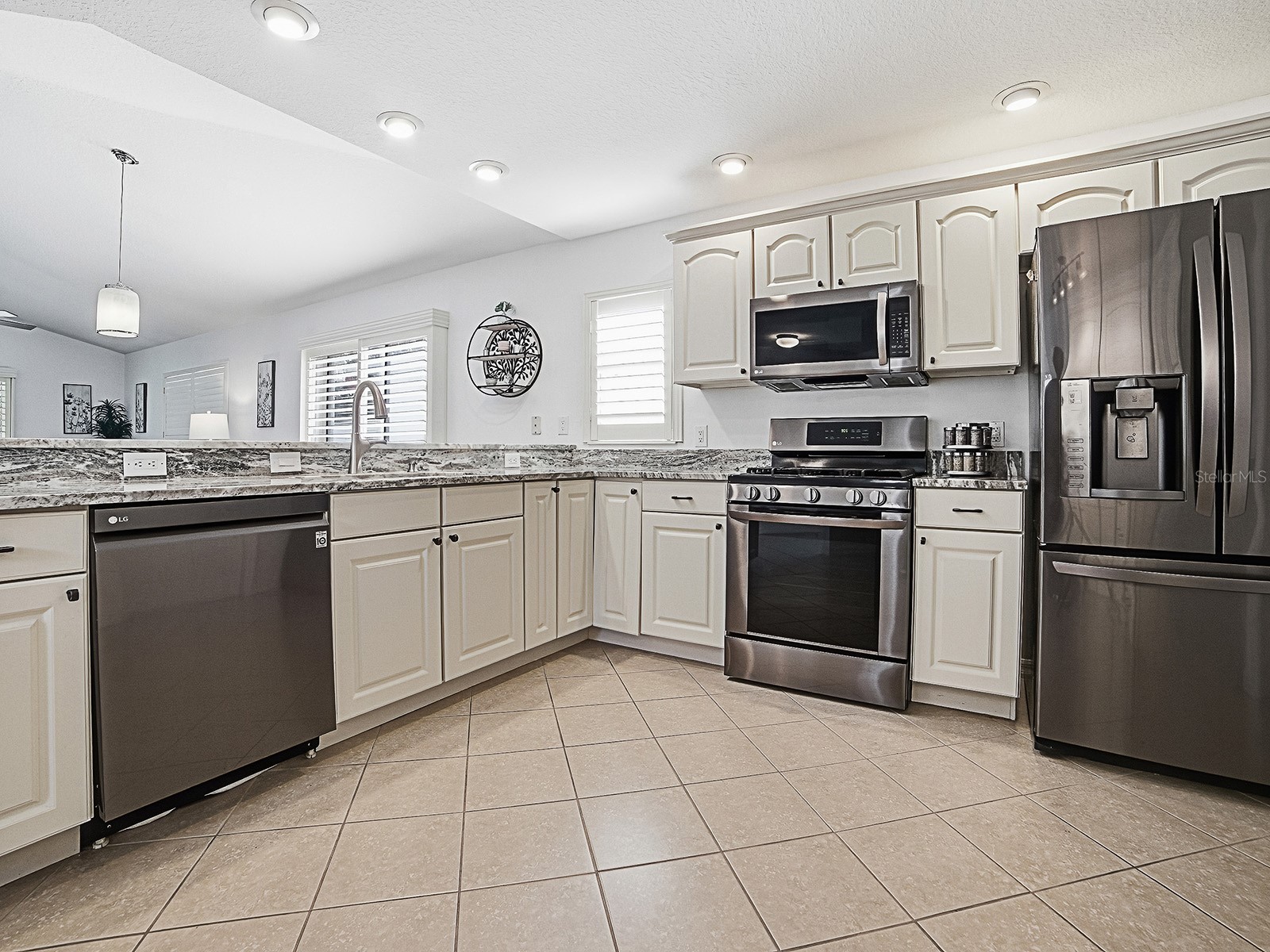 435 Carlisle Court The Villages FL 32162 G5114653 image3