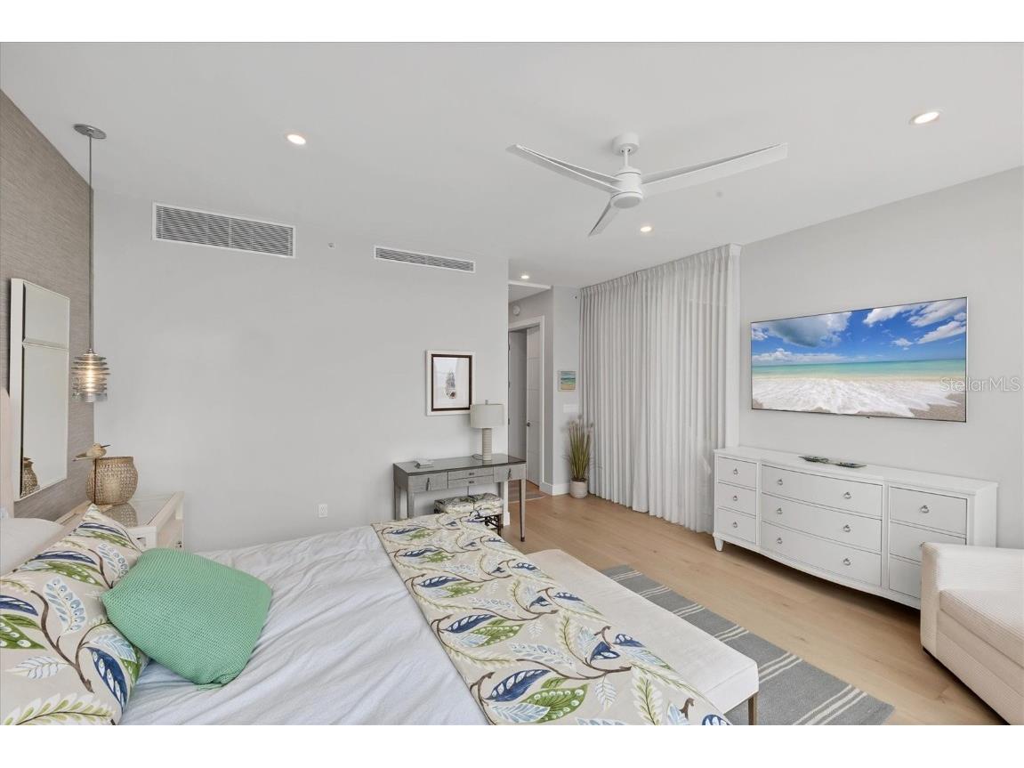 435 L Ambiance Drive #J703 Longboat Key FL 34228 A4667475 image46
