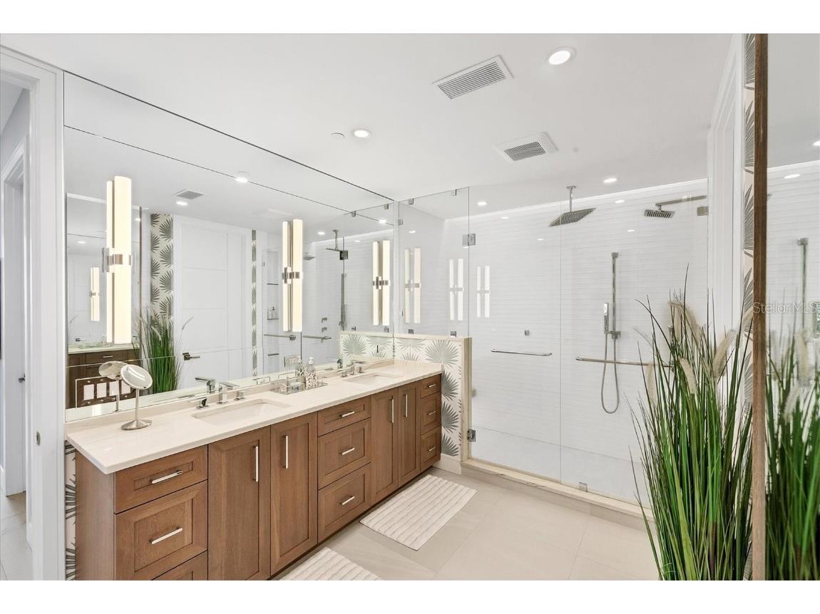 435 L Ambiance Drive #J703 Longboat Key FL 34228 A4667475 image48