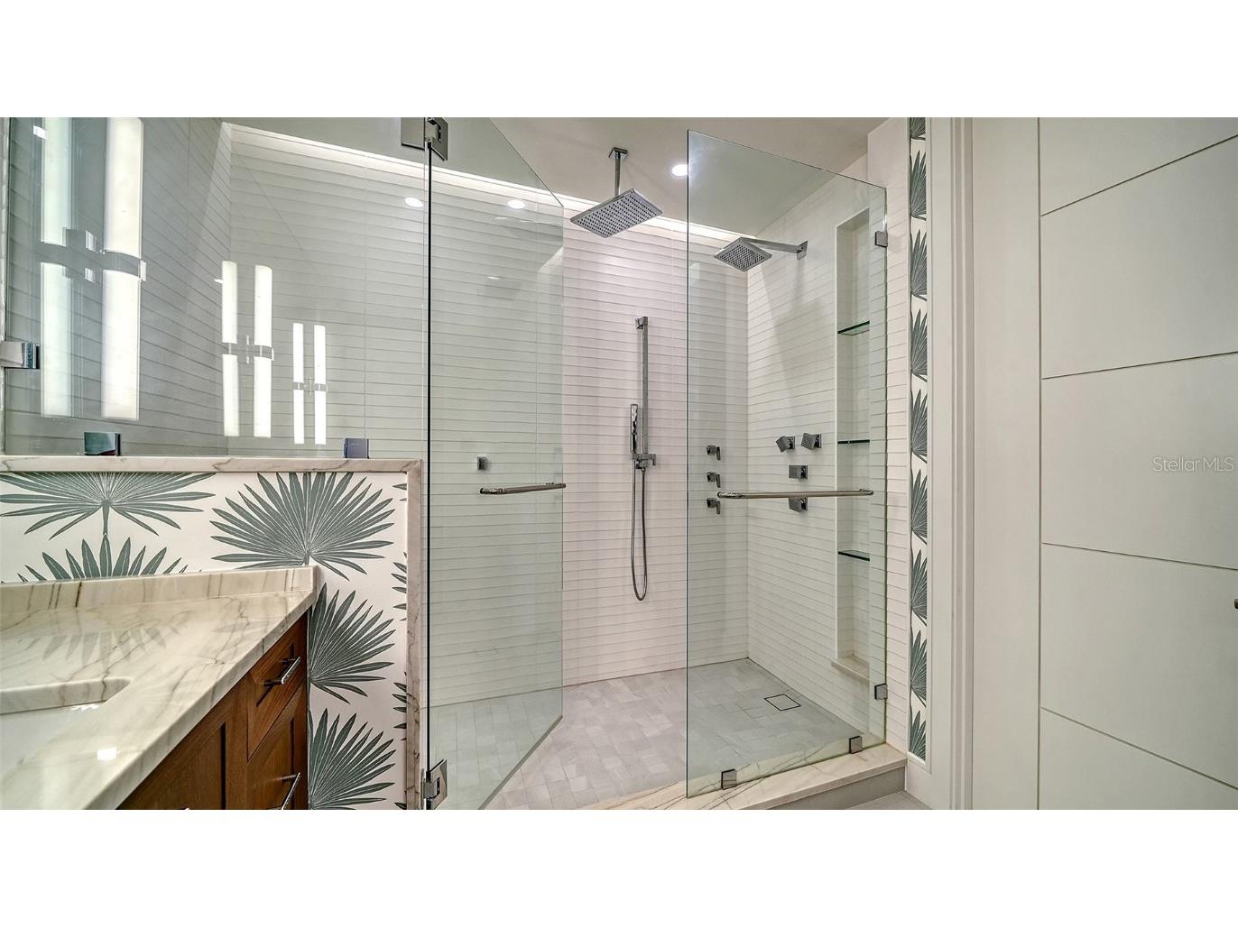 435 L Ambiance Drive #J703 Longboat Key FL 34228 A4667475 image50