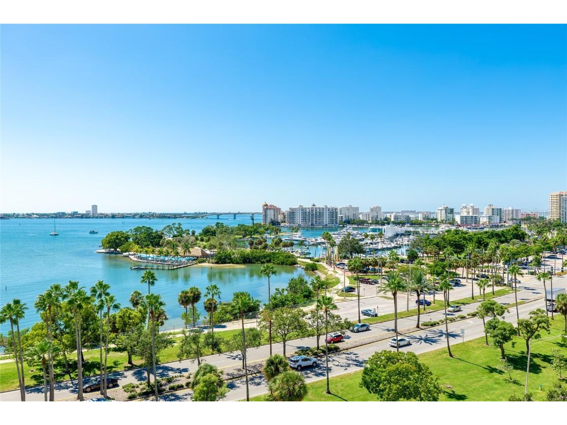 435 S Gulfstream Avenue #1004 Sarasota FL 34236 - SARASOTA BAY A4670726 image2