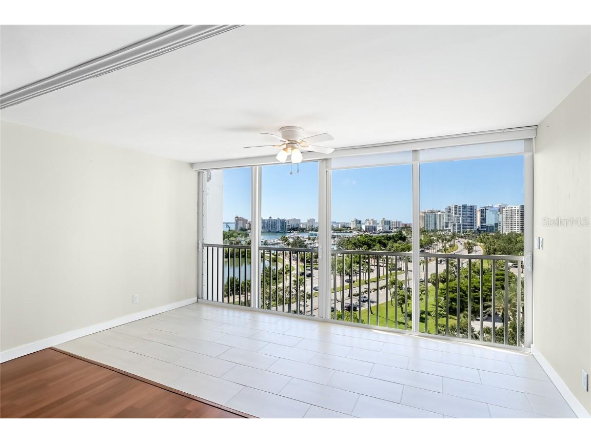 435 S Gulfstream Avenue #1004 Sarasota FL 34236 - SARASOTA BAY A4670726 image5