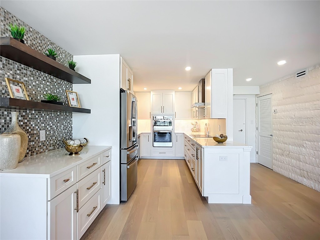 435 S Gulfstream Avenue #1006 Sarasota FL 34236 A4671034 image13