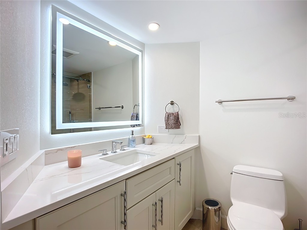 435 S Gulfstream Avenue #1006 Sarasota FL 34236 A4671034 image23