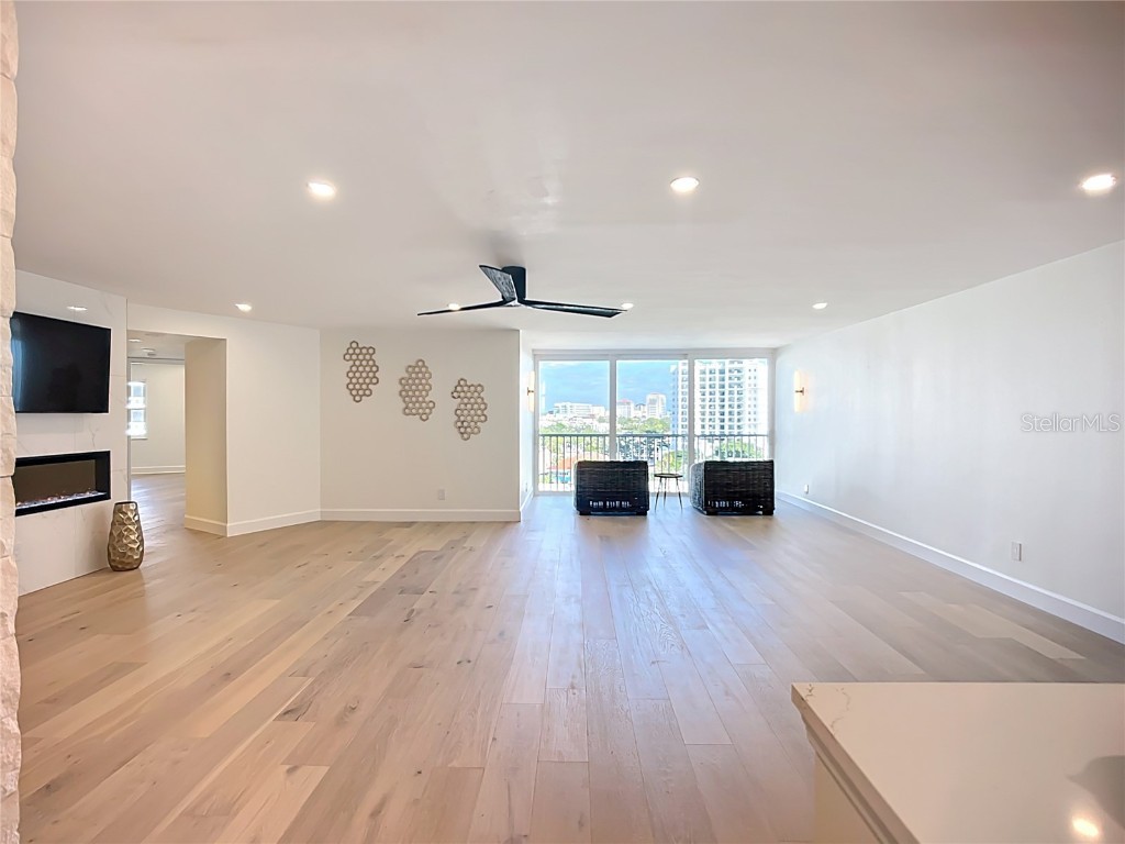 435 S Gulfstream Avenue #1006 Sarasota FL 34236 A4671034 image9