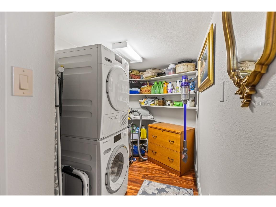 435 S Gulfstream Avenue #1103 Sarasota FL 34236 - SARASOTA BAYFRONT A4641820 image25