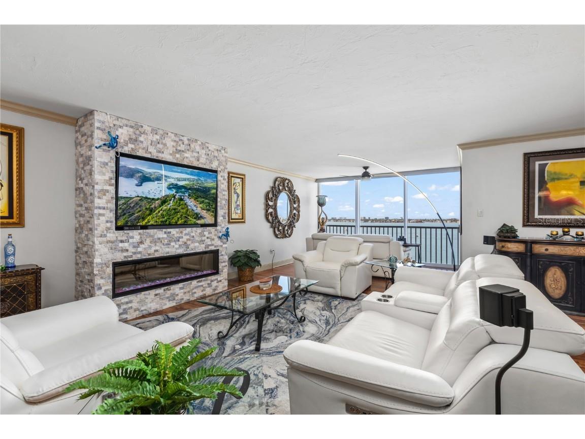435 S Gulfstream Avenue #1103 Sarasota FL 34236 - SARASOTA BAYFRONT A4641820 image3