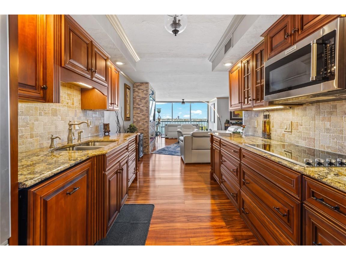 435 S Gulfstream Avenue #1103 Sarasota FL 34236 - SARASOTA BAYFRONT A4641820 image7