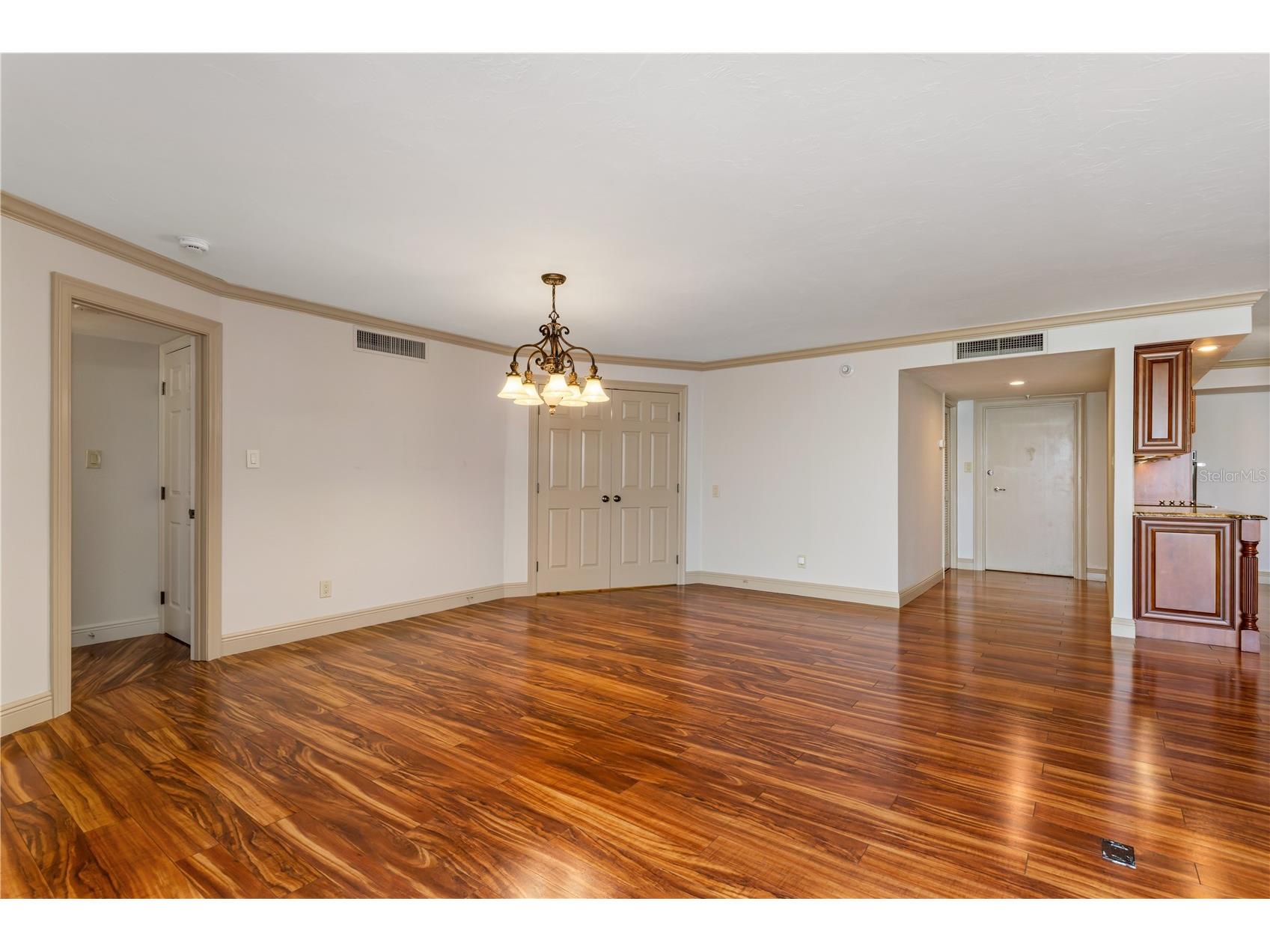 435 S Gulfstream Avenue #1103 Sarasota FL 34236 - SARASOTA BAYFRONT A4688618 image14
