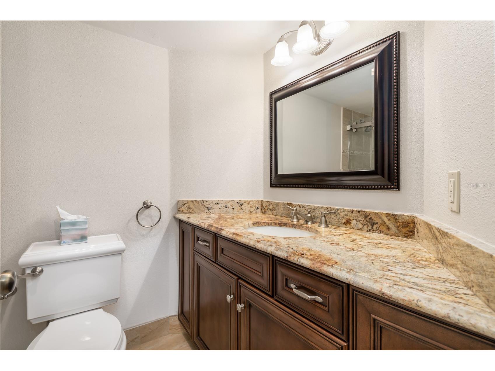 435 S Gulfstream Avenue #1103 Sarasota FL 34236 - SARASOTA BAYFRONT A4688618 image32