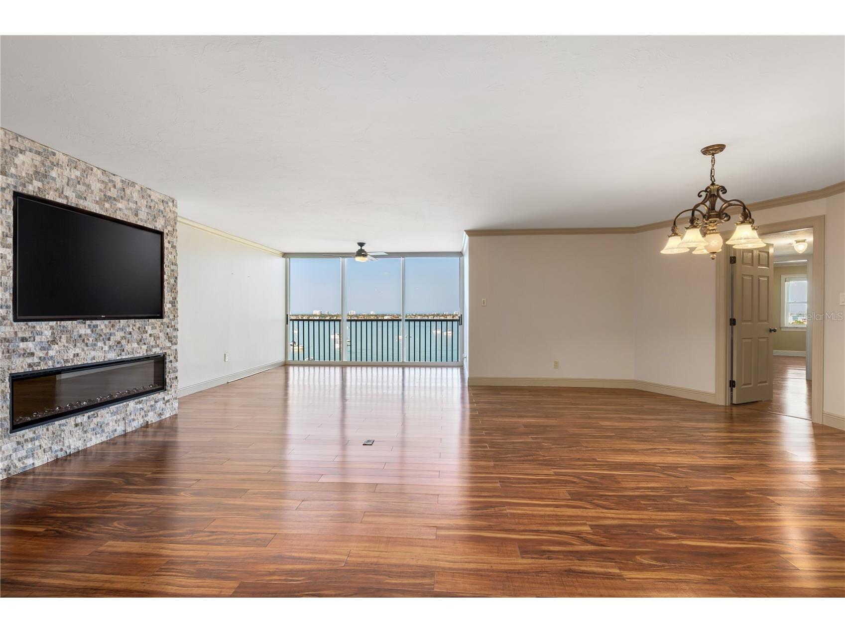 435 S Gulfstream Avenue #1103 Sarasota FL 34236 - SARASOTA BAYFRONT A4688618 image4