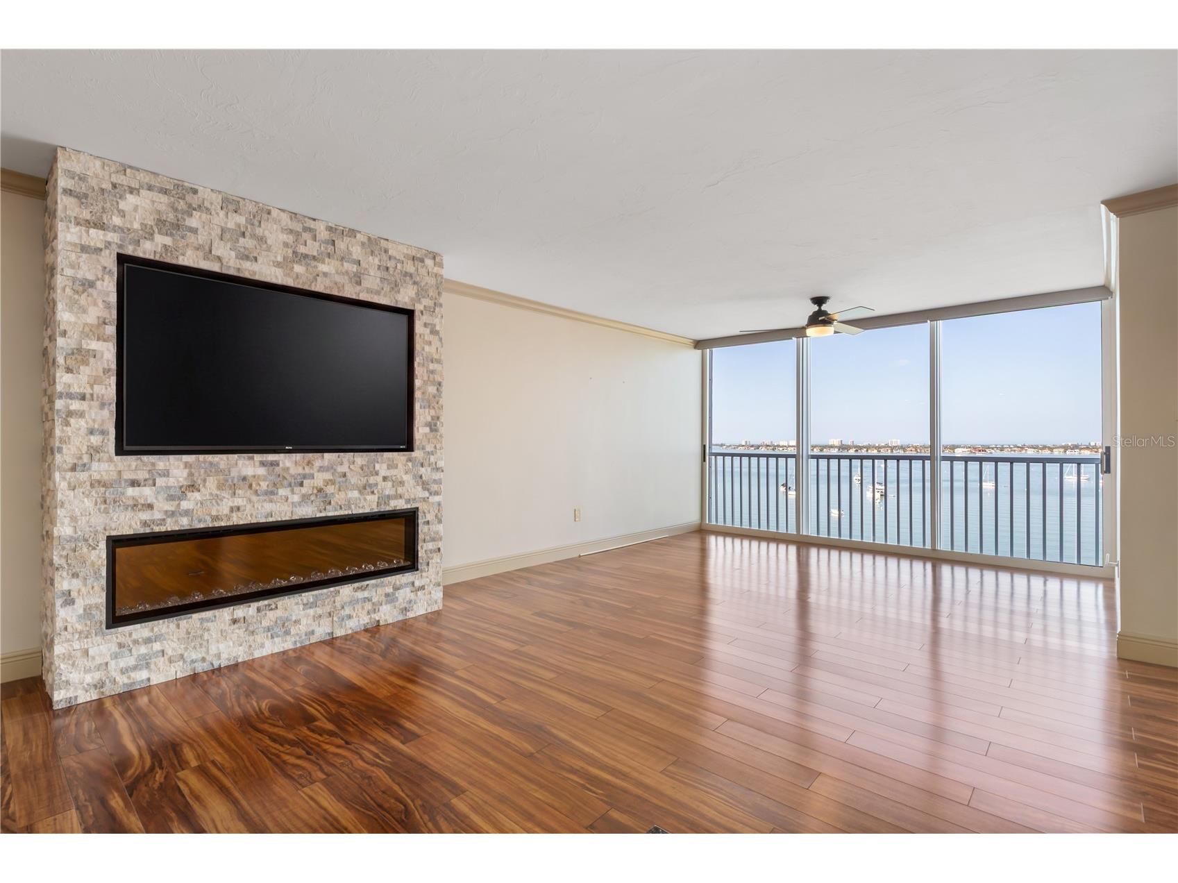 435 S Gulfstream Avenue #1103 Sarasota FL 34236 - SARASOTA BAYFRONT A4688618 image7