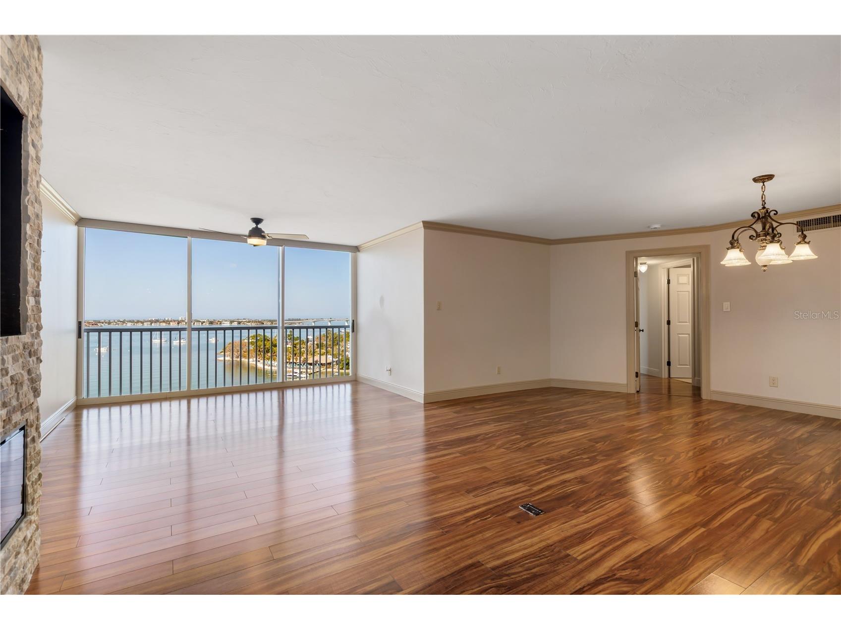 435 S Gulfstream Avenue #1103 Sarasota FL 34236 - SARASOTA BAYFRONT A4688618 image8