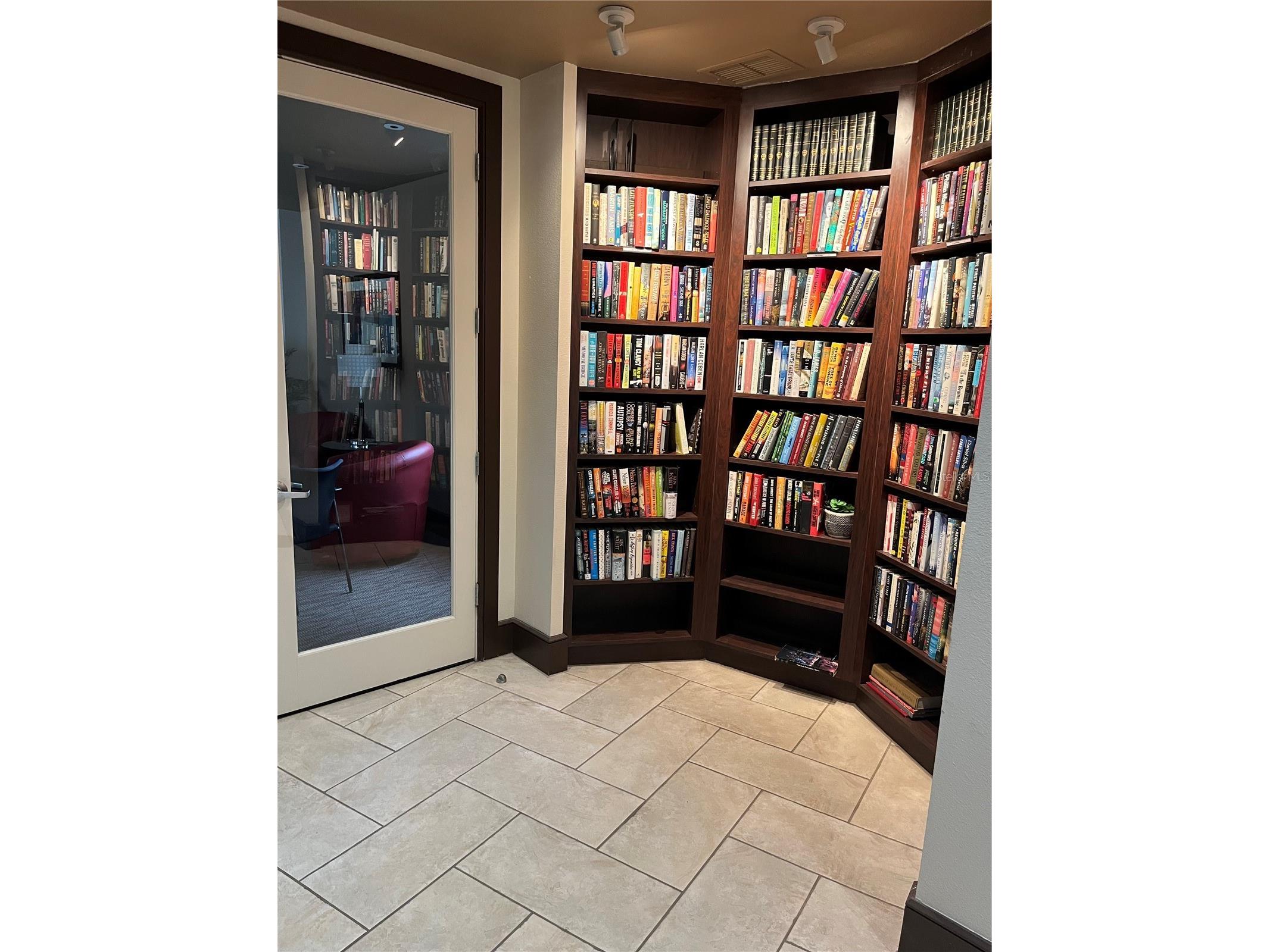 435 S Gulfstream Avenue #206 Sarasota FL 34236 A4694462 image13