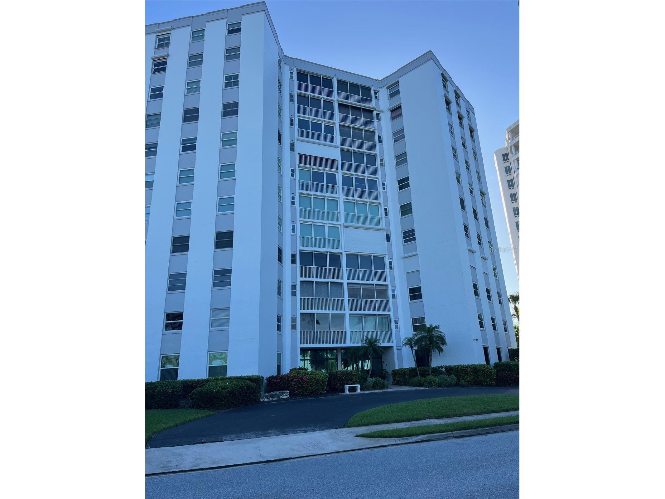 435 S Gulfstream Avenue #206 Sarasota FL 34236 A4694462 image2