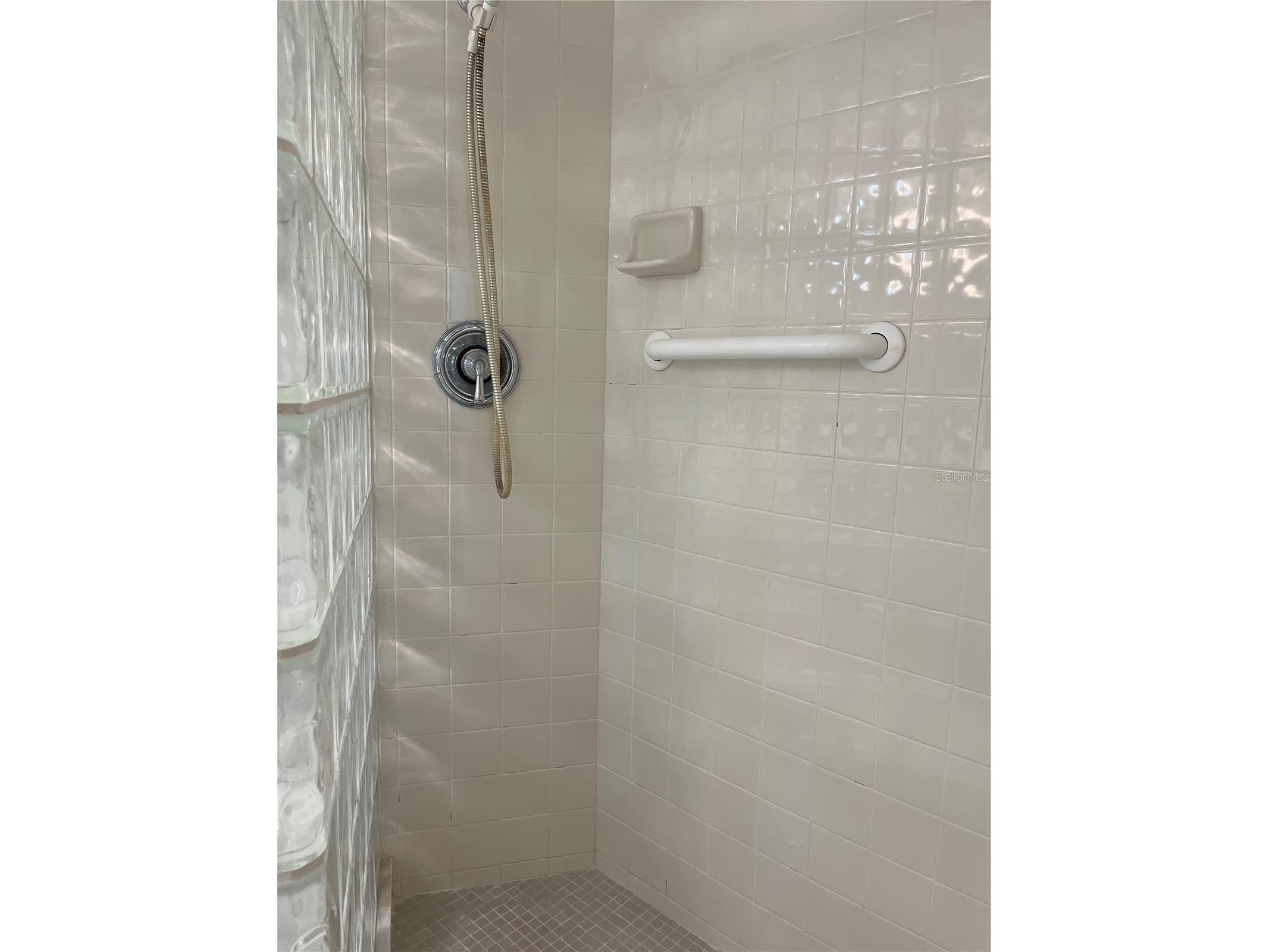 435 S Gulfstream Avenue #206 Sarasota FL 34236 A4694462 image29