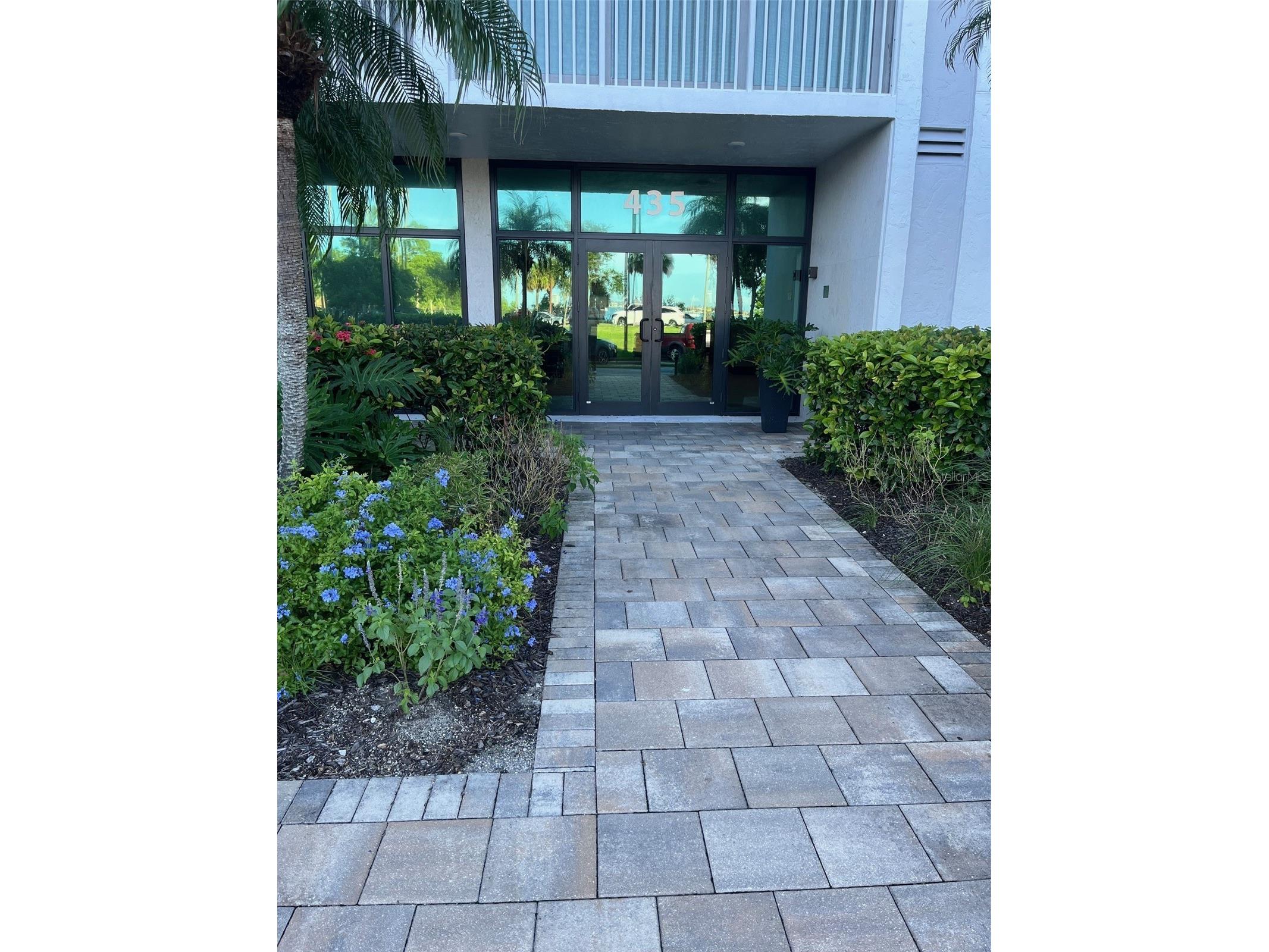 435 S Gulfstream Avenue #206 Sarasota FL 34236 A4694462 image3