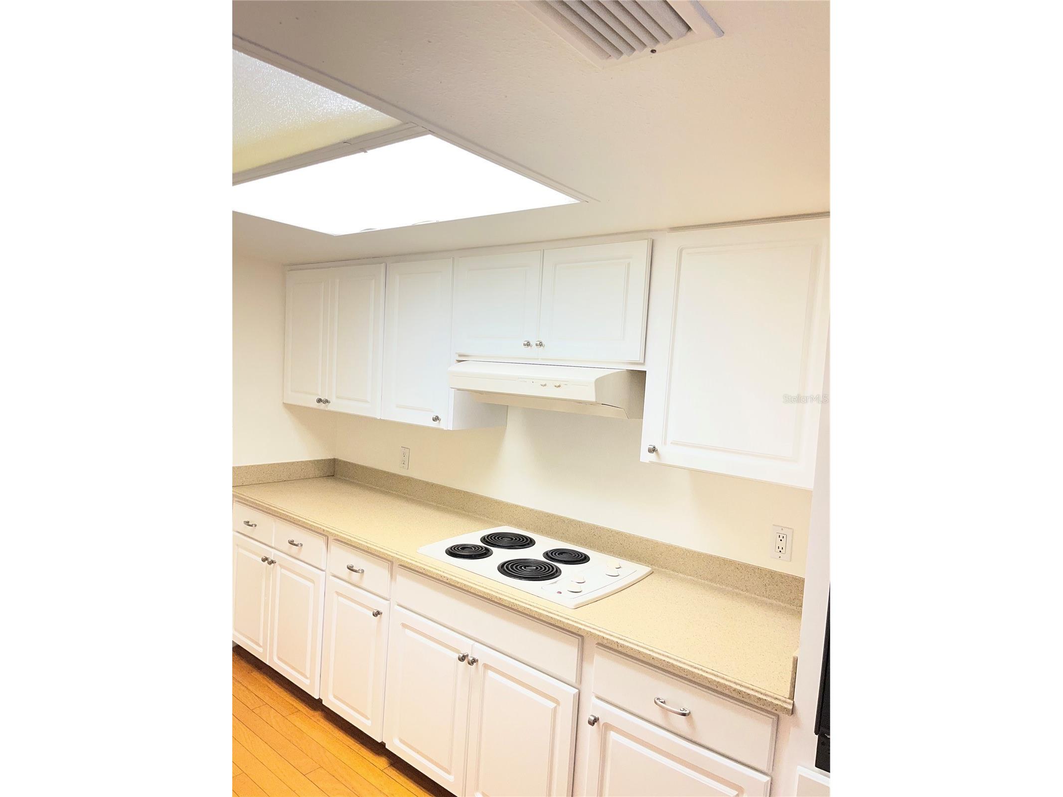 435 S Gulfstream Avenue #206 Sarasota FL 34236 A4694462 image35