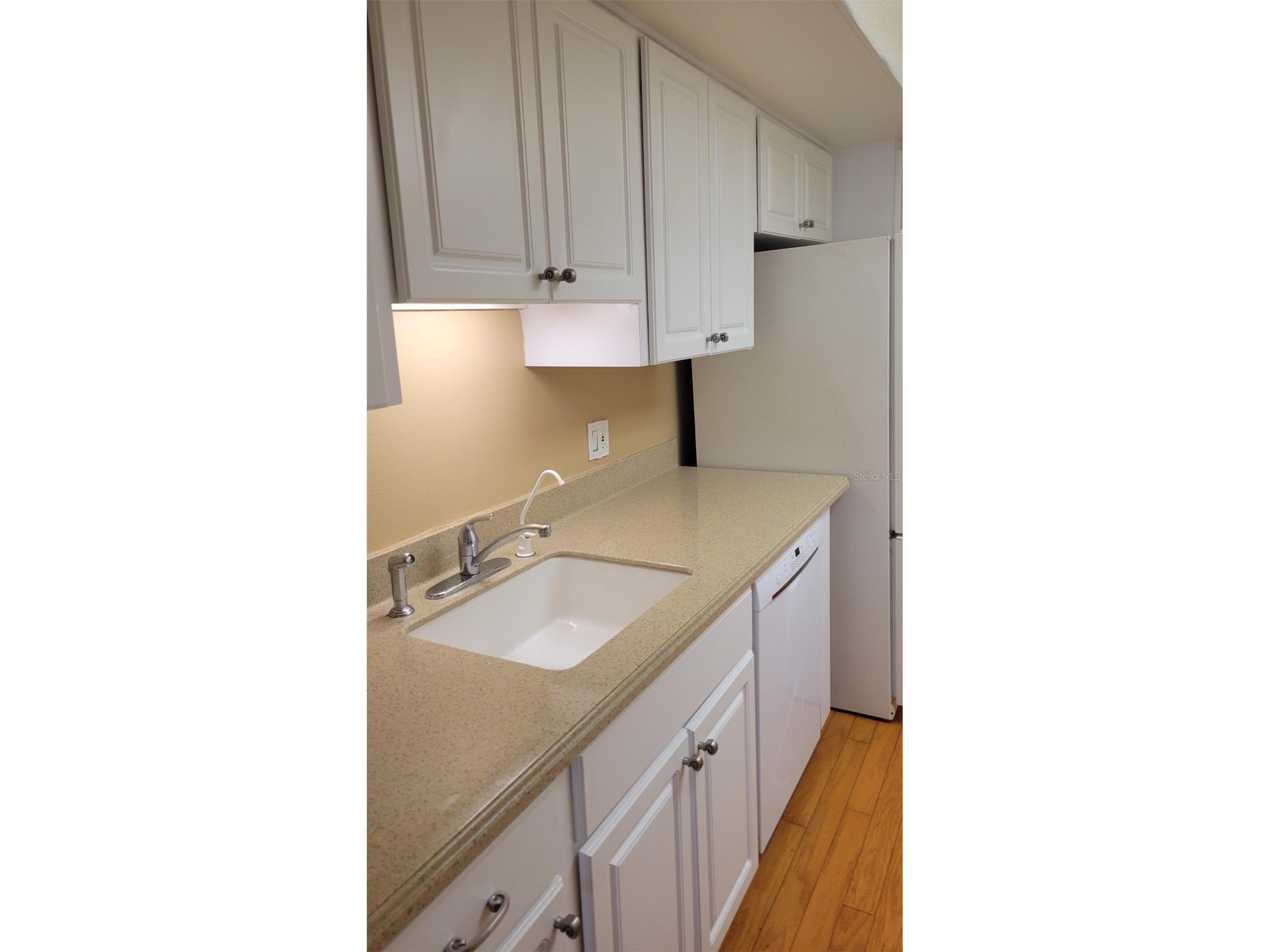 435 S Gulfstream Avenue #206 Sarasota FL 34236 A4694462 image36