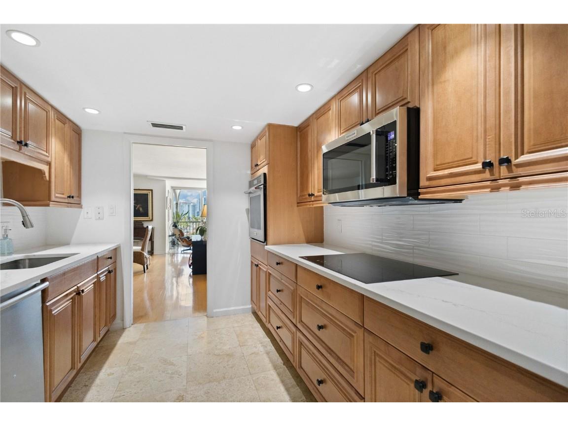 435 S Gulfstream Avenue #604 Sarasota FL 34236 - SARASOTA BAYFRONT A4634707 image12