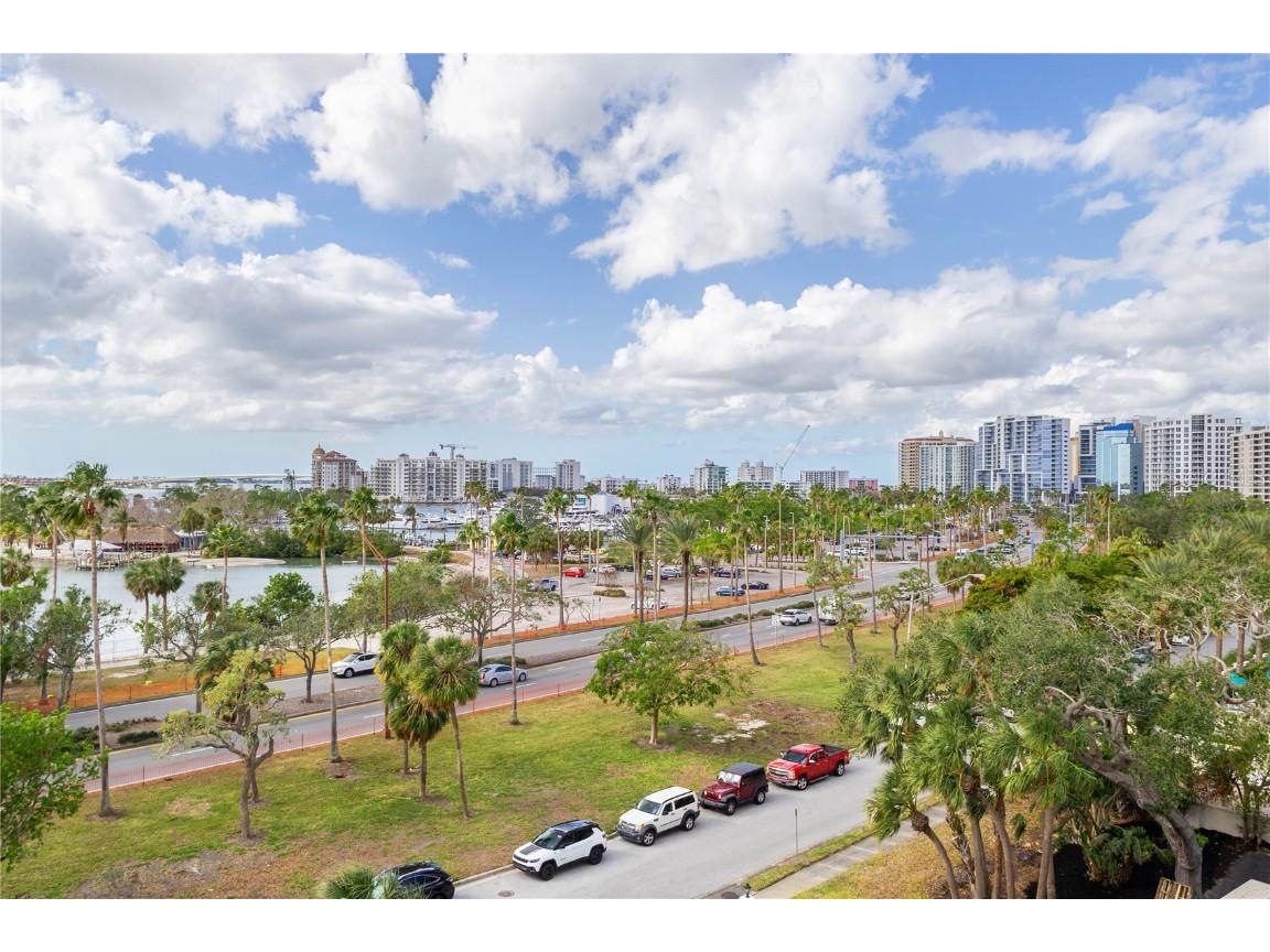 435 S Gulfstream Avenue #604 Sarasota FL 34236 - SARASOTA BAYFRONT A4634707 image8