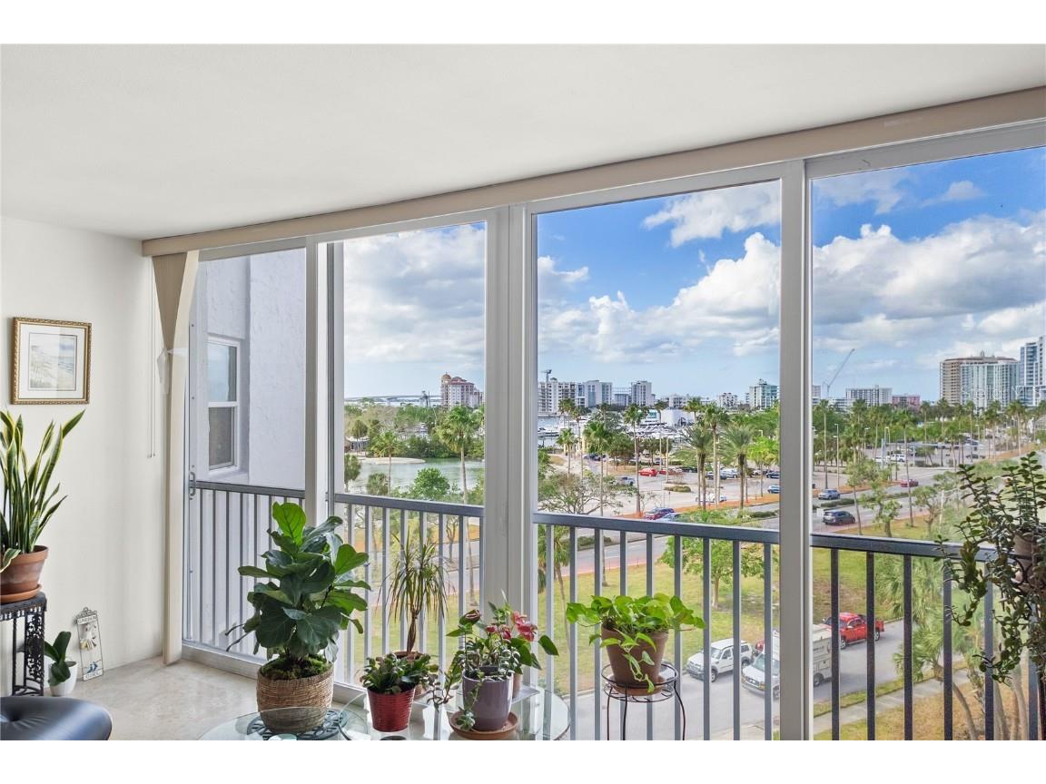 435 S Gulfstream Avenue #604 Sarasota FL 34236 - SARASOTA BAYFRONT A4634707 image9