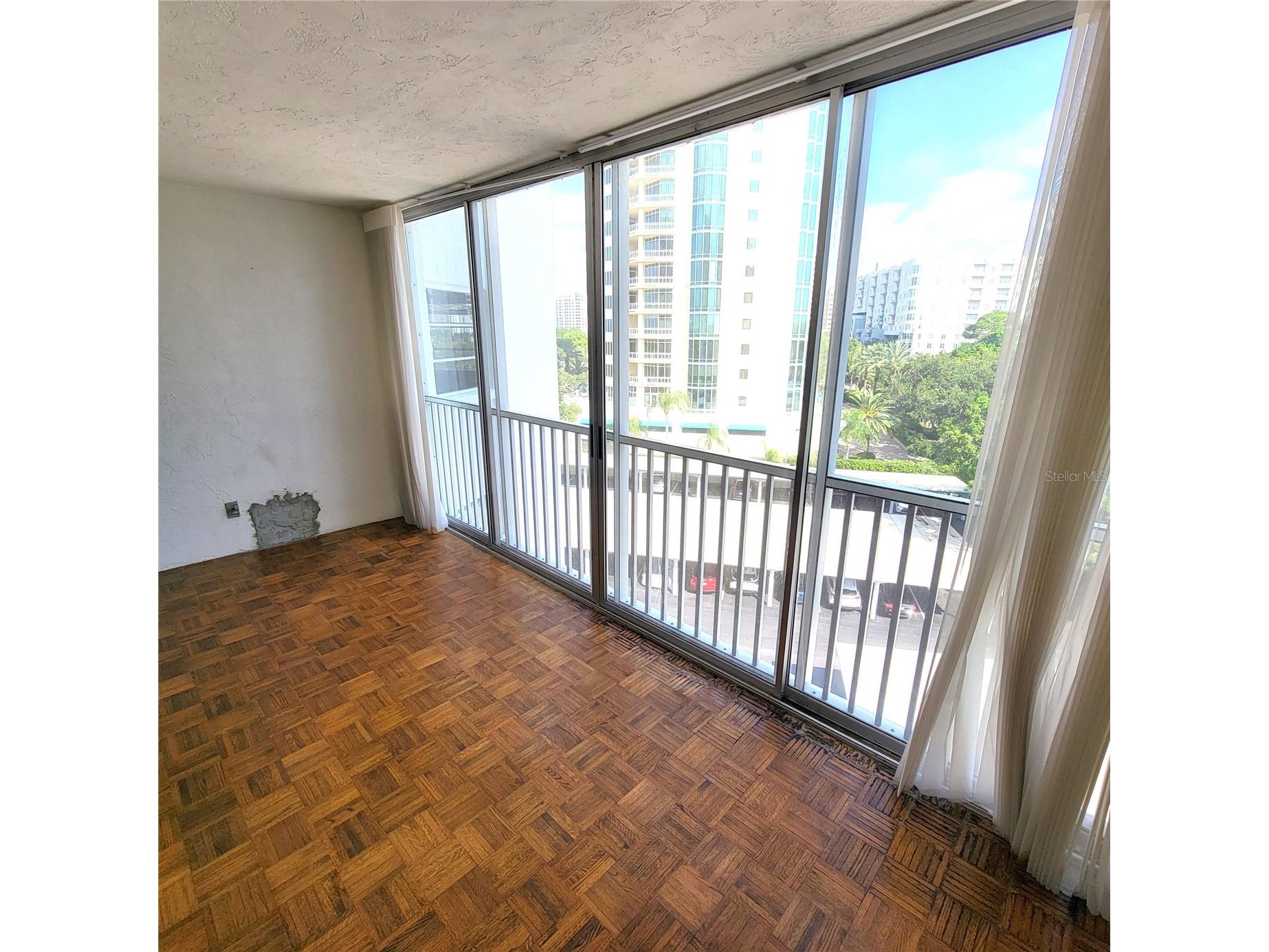435 S Gulfstream Avenue #605 Sarasota FL 34236 A4688025 image9