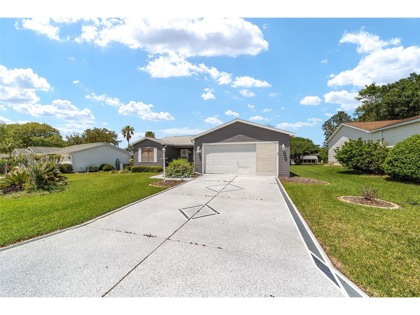 435 Santa Clara Circle The Villages FL 32159 OM722535 image2