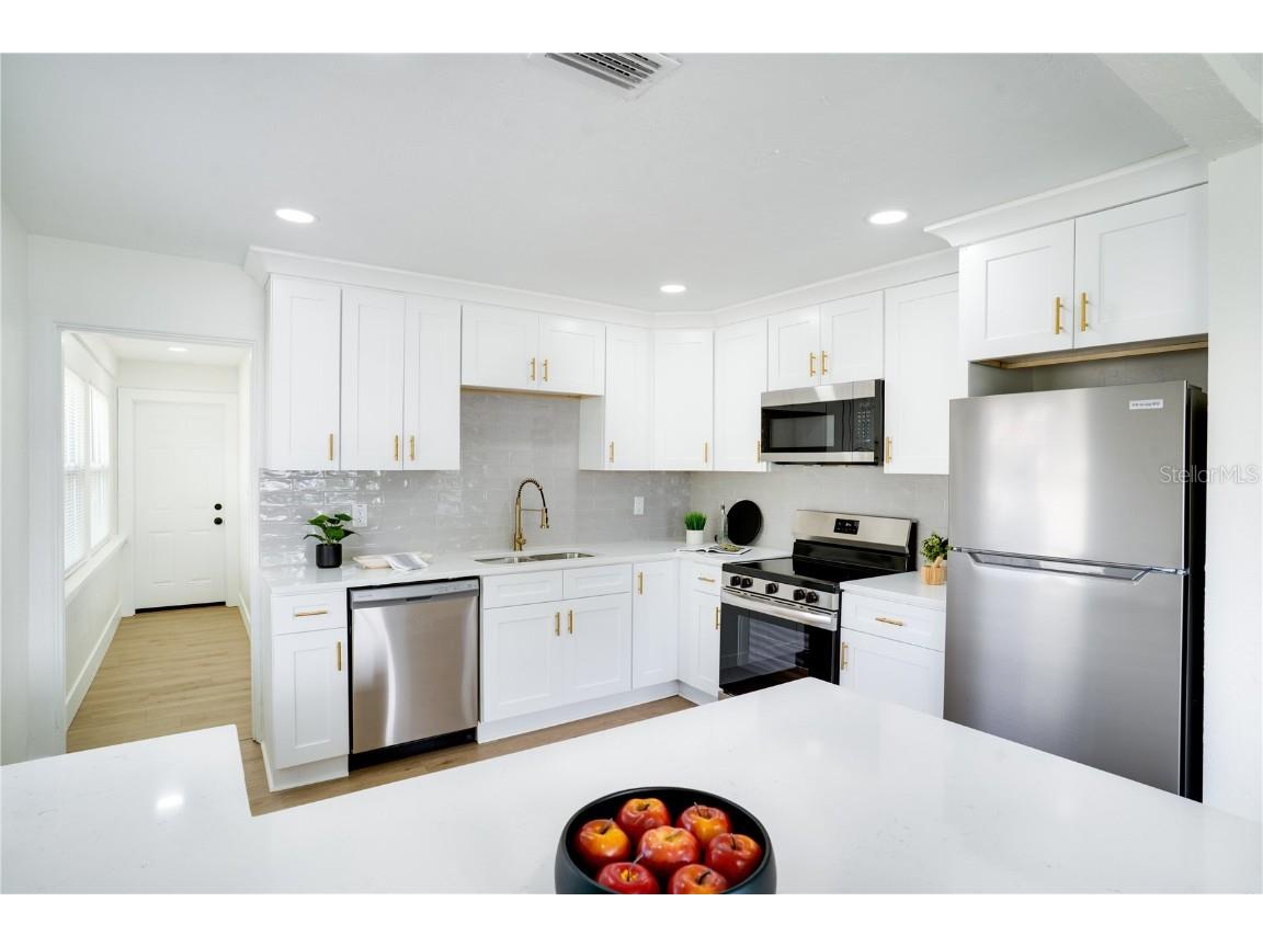 4350 2nd Avenue S Saint Petersburg FL 33711 TB8440397 image10