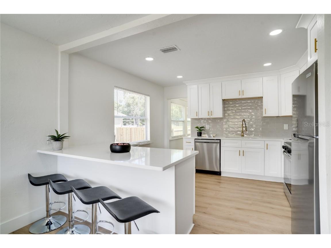 4350 2nd Avenue S Saint Petersburg FL 33711 TB8440397 image9