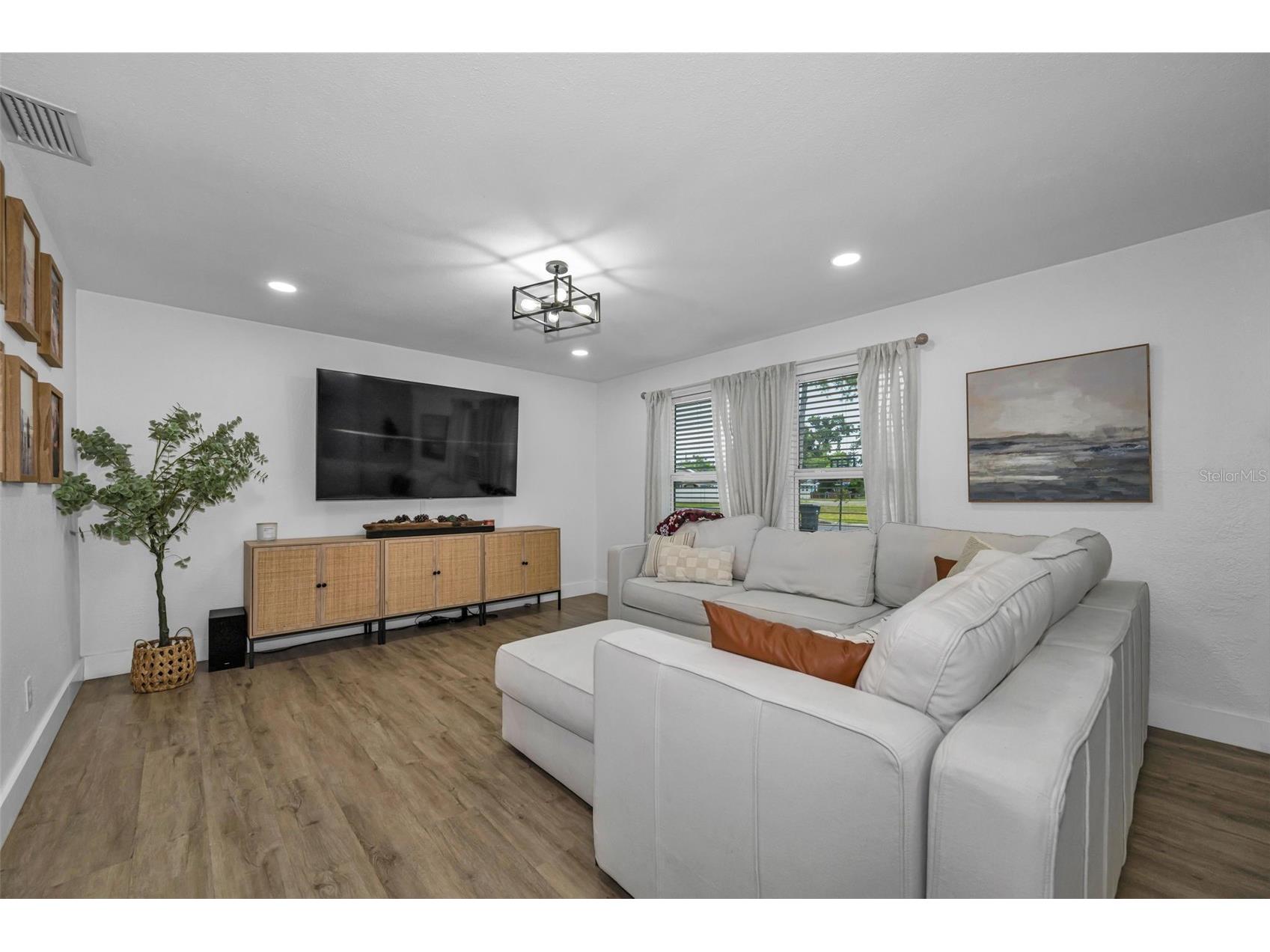 4350 45th Street N Saint Petersburg FL 33714 TB8528053 image10