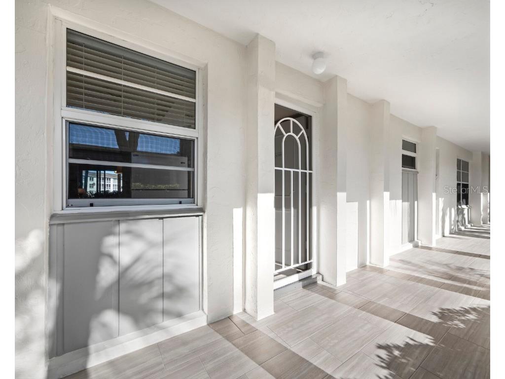4350 Chatham Drive #105 Longboat Key FL 34228 - INTRACOASTAL SARASOTA BAY A4670294 image1