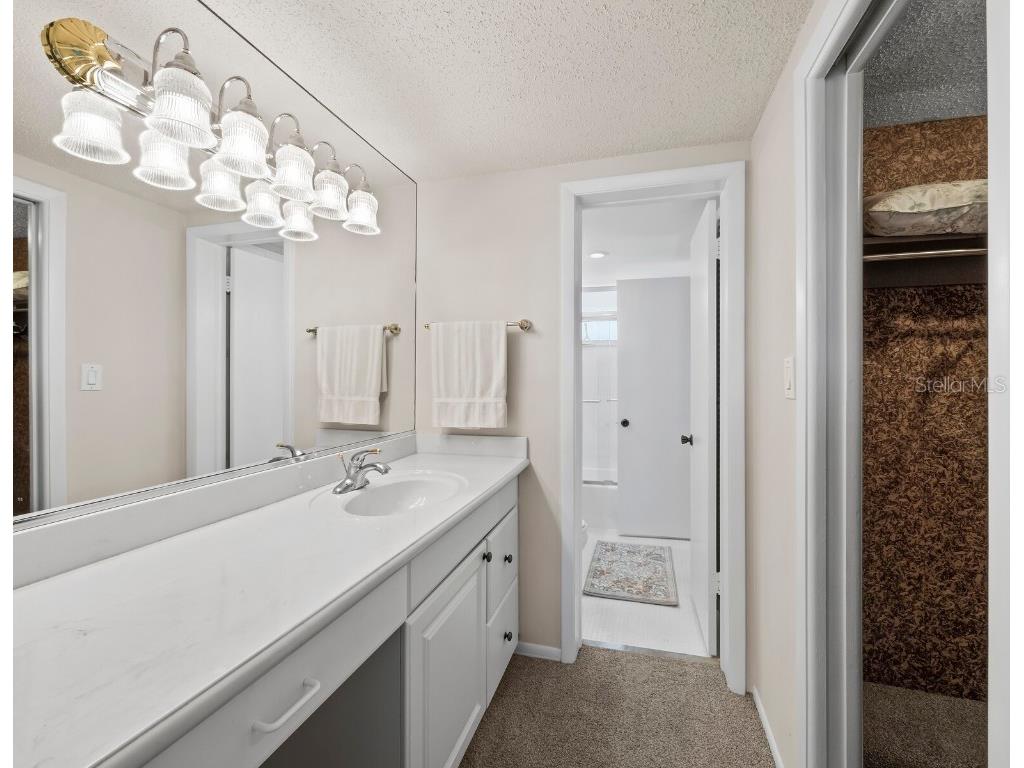 4350 Chatham Drive #105 Longboat Key FL 34228 - INTRACOASTAL SARASOTA BAY A4670294 image13