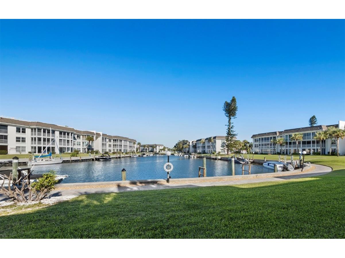 4350 Chatham Drive #105 Longboat Key FL 34228 - INTRACOASTAL SARASOTA BAY A4670294 image21