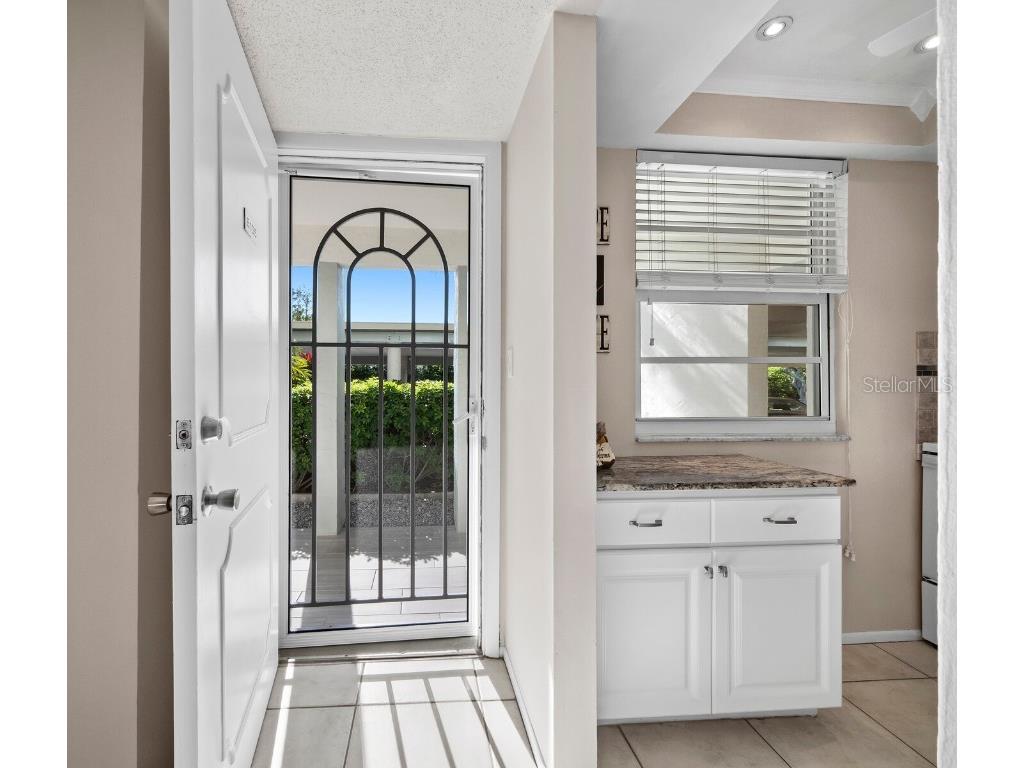 4350 Chatham Drive #105 Longboat Key FL 34228 - INTRACOASTAL SARASOTA BAY A4670294 image3