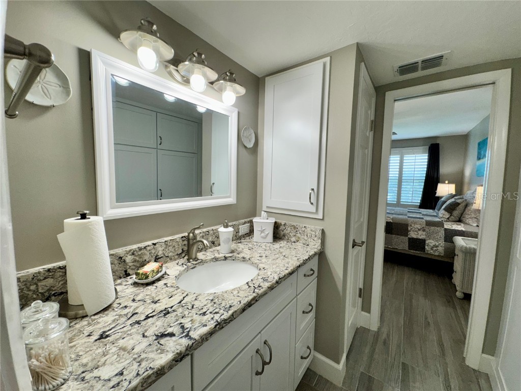 4350 Chatham Drive #E307 Longboat Key FL 34228 A4659070 image36