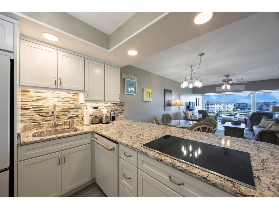 4350 Chatham Drive #E307 Longboat Key FL 34228 A4659070 image7