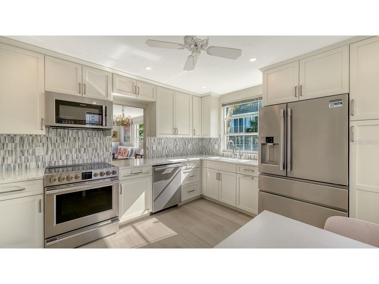 4350 Chatham Drive #UNIT E-208 Longboat Key FL 34228 A4672221 image12